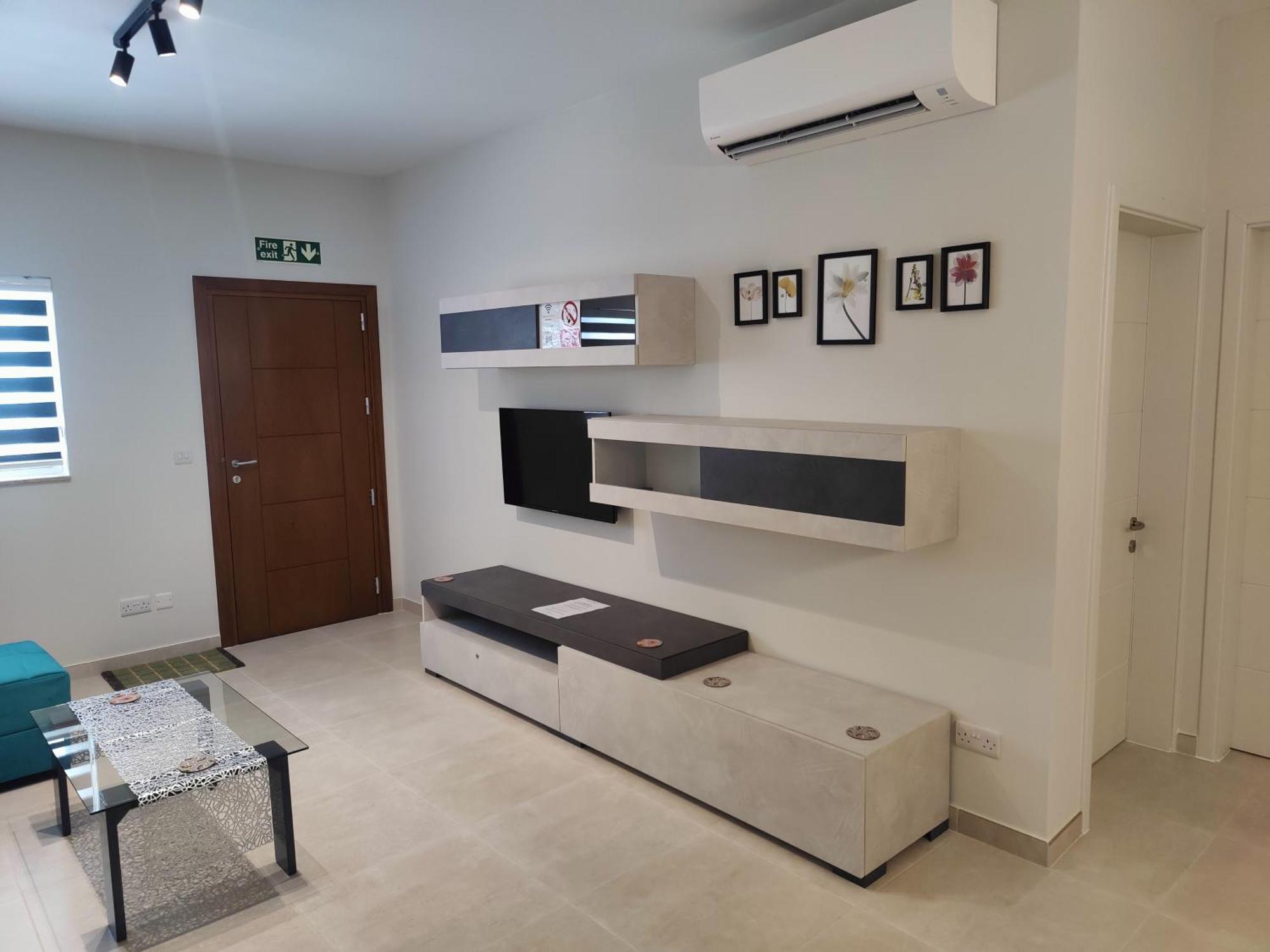 The Palm Court Apartment St. Paul's Bay Bagian luar foto