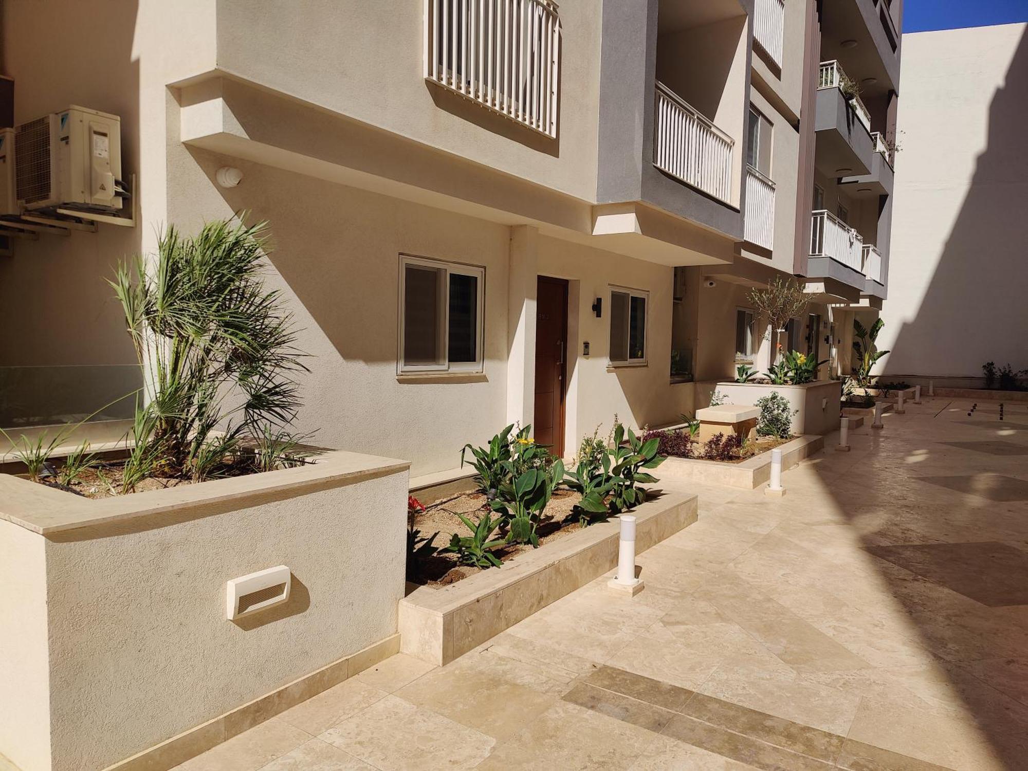 The Palm Court Apartment St. Paul's Bay Bagian luar foto