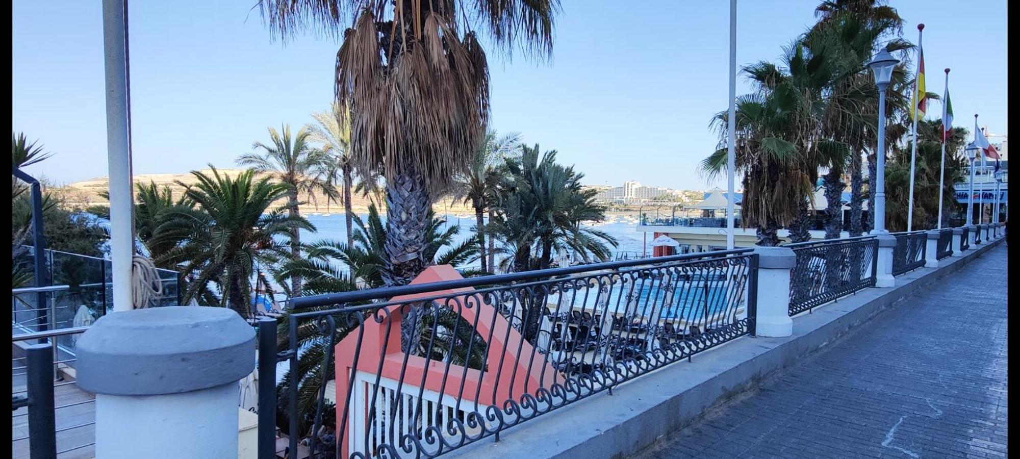 The Palm Court Apartment St. Paul's Bay Bagian luar foto