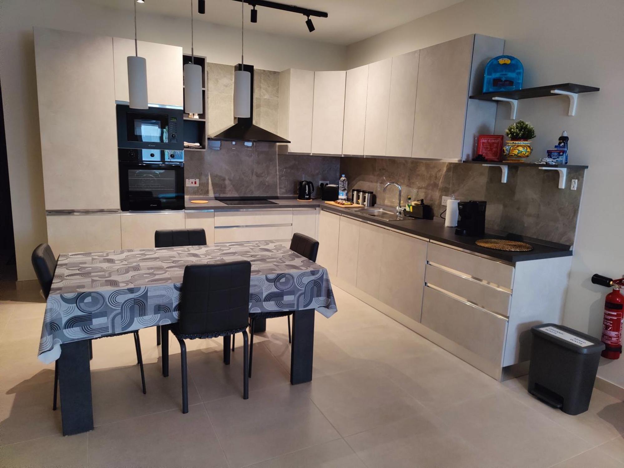 The Palm Court Apartment St. Paul's Bay Bagian luar foto